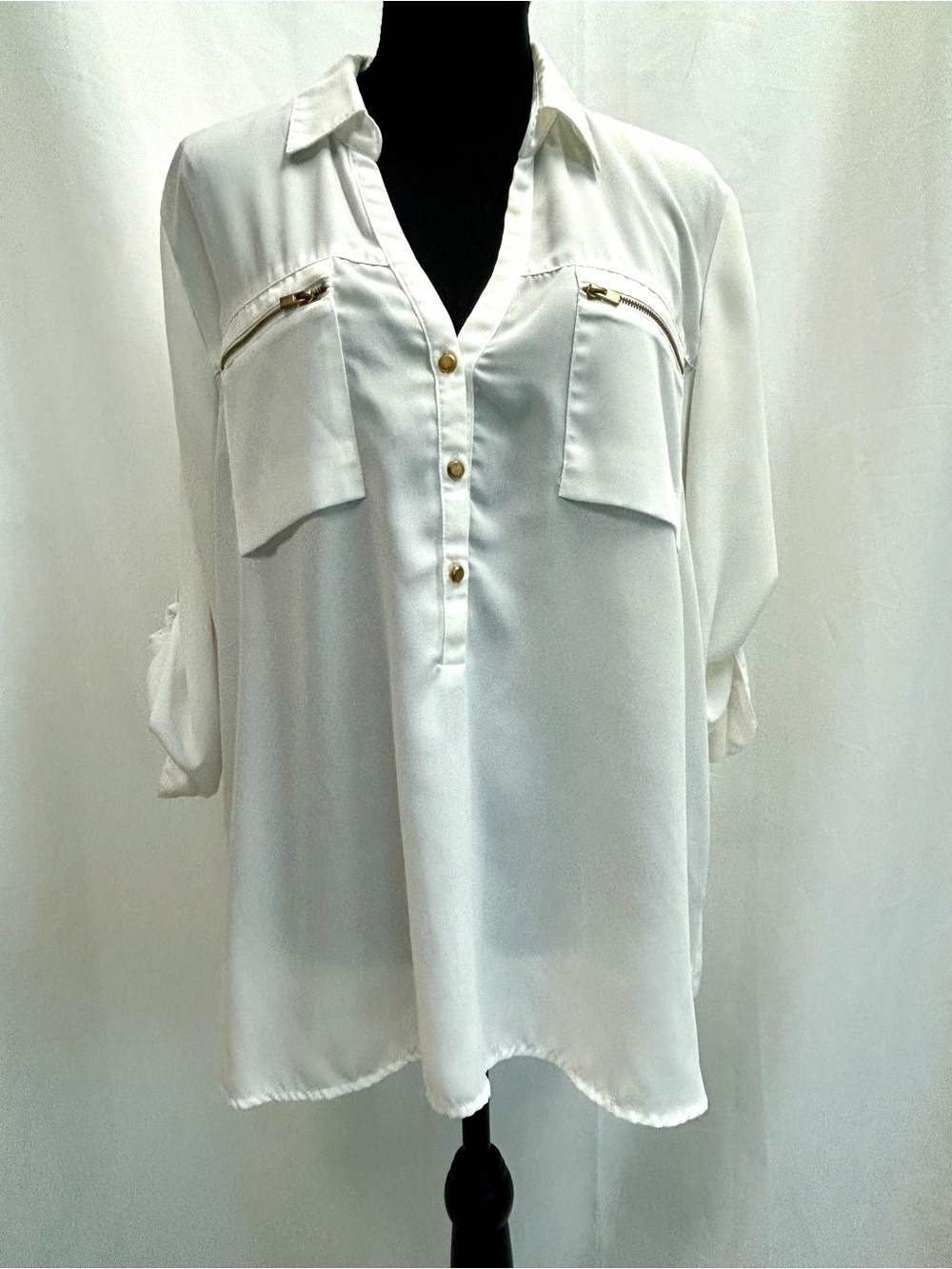 Mandee White Utility Pocket V-neck half button down Blouse roll tab sleeve XL - Picture 2 of 13